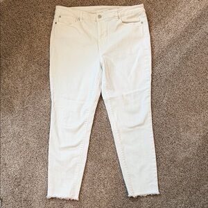 Vince Camuto White Ankle Jeans size 14